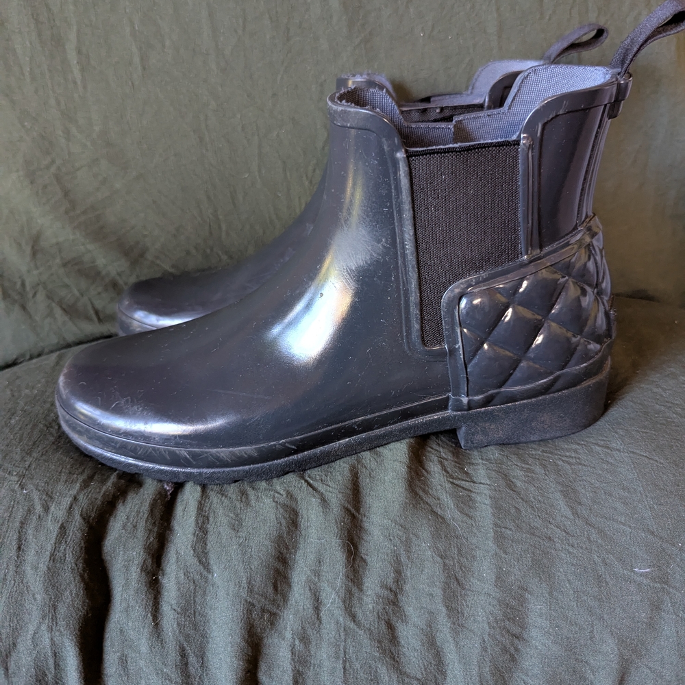 Black Quilted Women's Ankle Boots